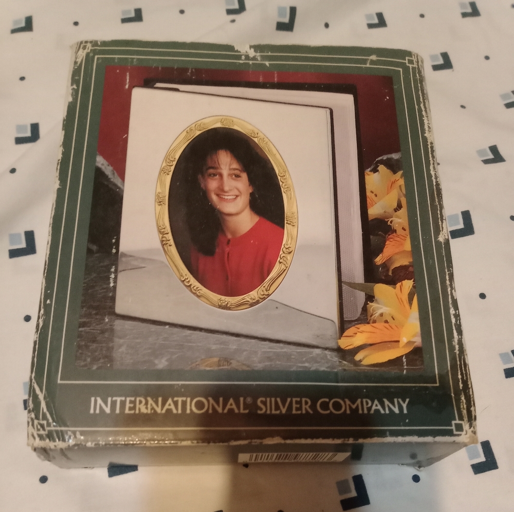 International Silver Company Silver/Brass Album Holds 100 (4x6 Photos